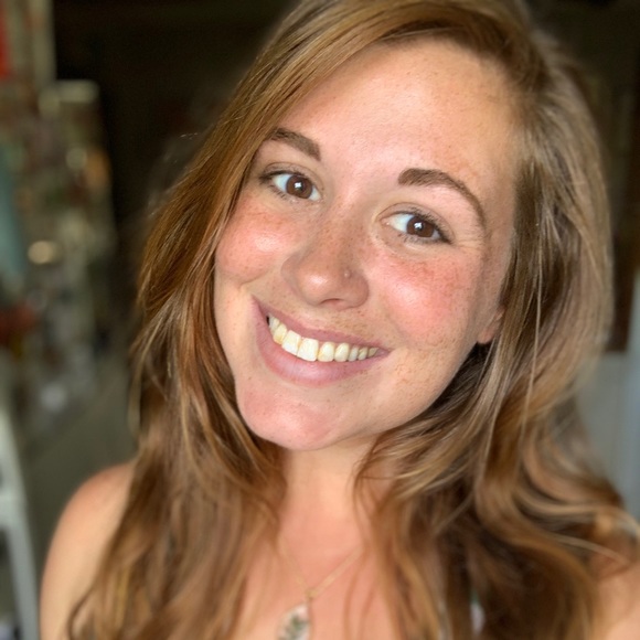 Meet your Posher, Erin - Picture 2 of 2